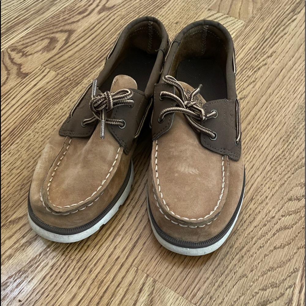 Sperry’s in great condition. Size 3 M boys.